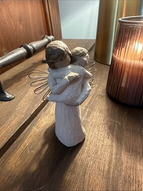 Willow Tree Cream Angel Embrace Figurine
